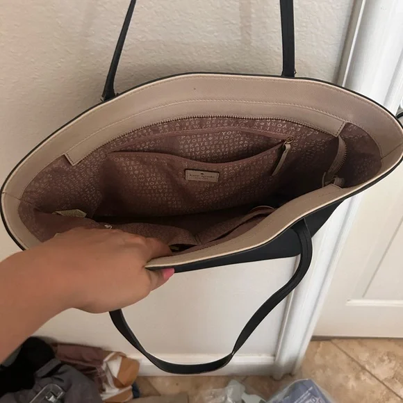 Kate Spade Black Leather Tote Spacious Design - Picture 4 of 7